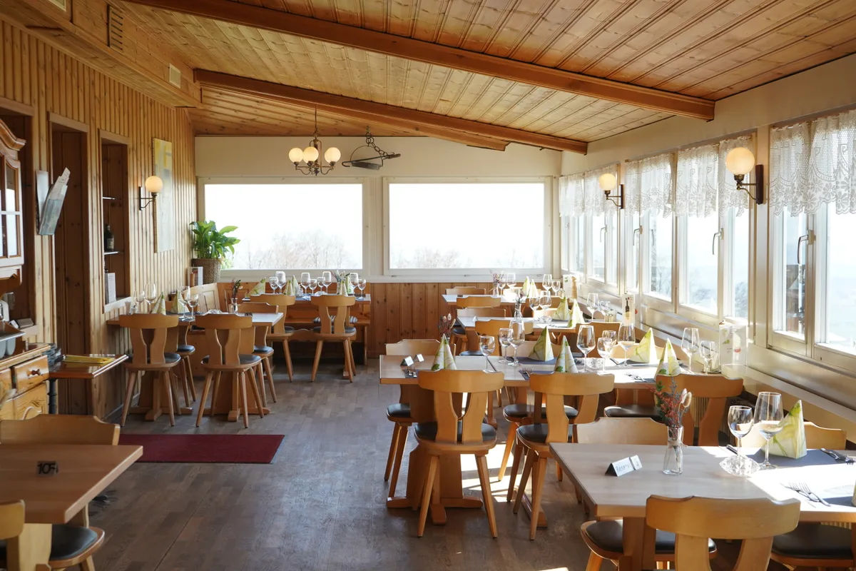 Das Restaurant Hochwacht auf dem Pfannenstiel soll saniert werden. Wann, ist noch unklar.